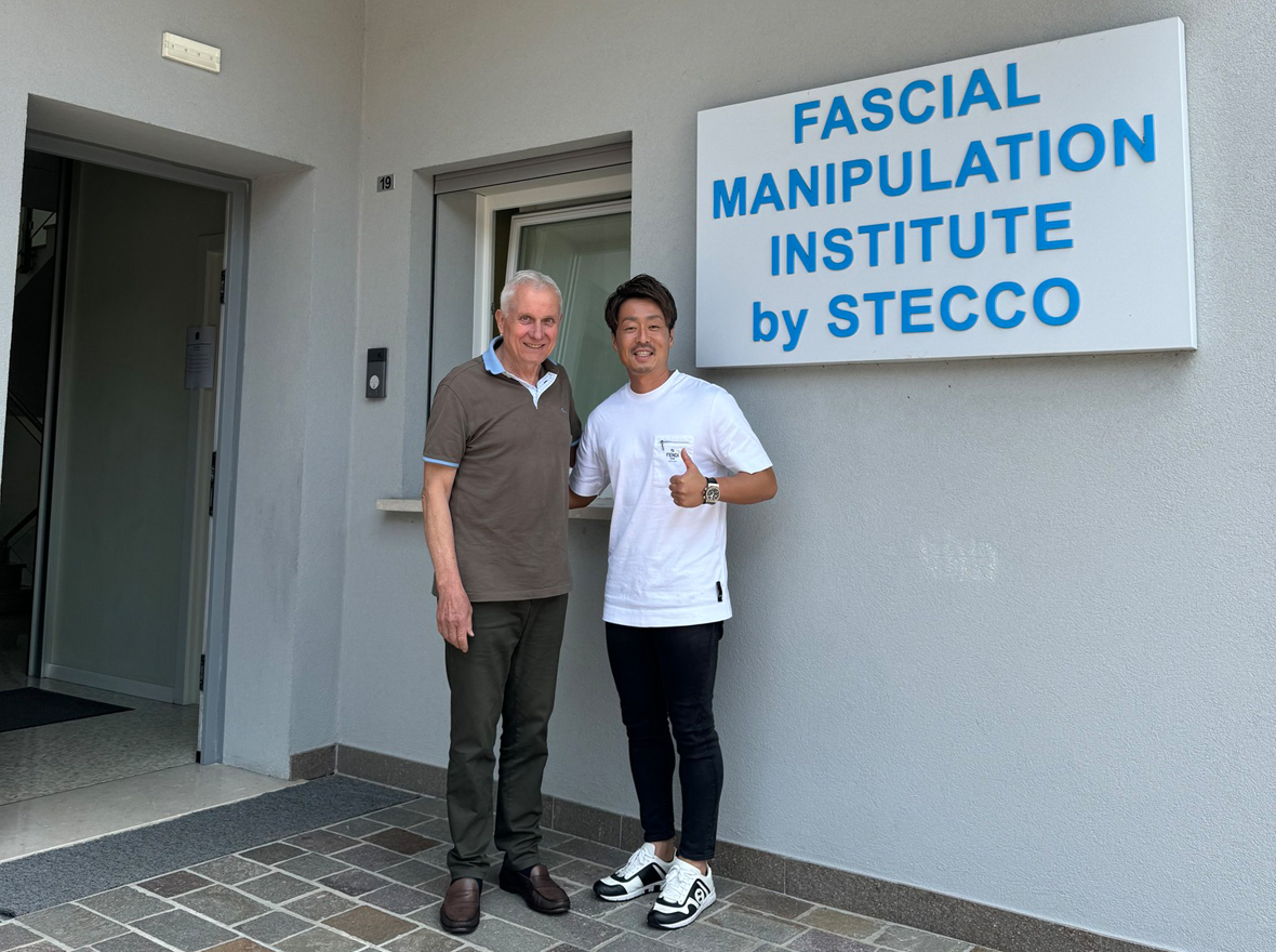 写真は同協会創始者Luigi Stecco氏と弊社代表